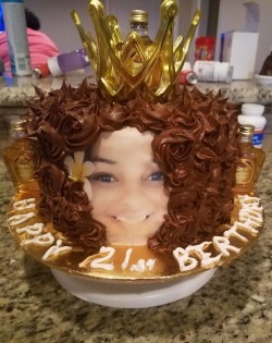 Queen crown royal cake