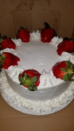 Strawberry buttercream cake