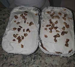 Mini butter pecan cakes